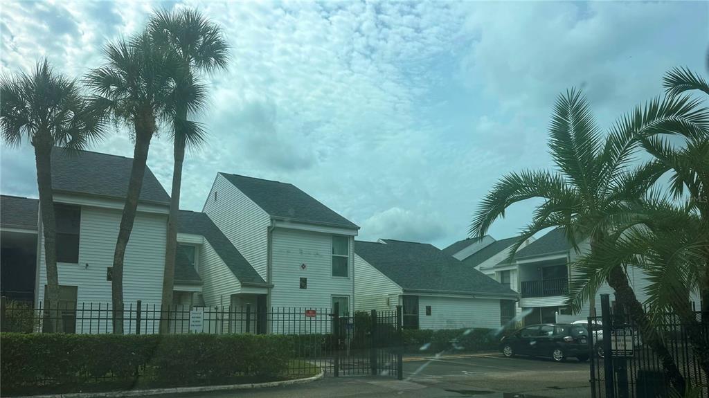 738 HAVEN PLACE, TARPON SPRINGS, FL — photo 2 of 51