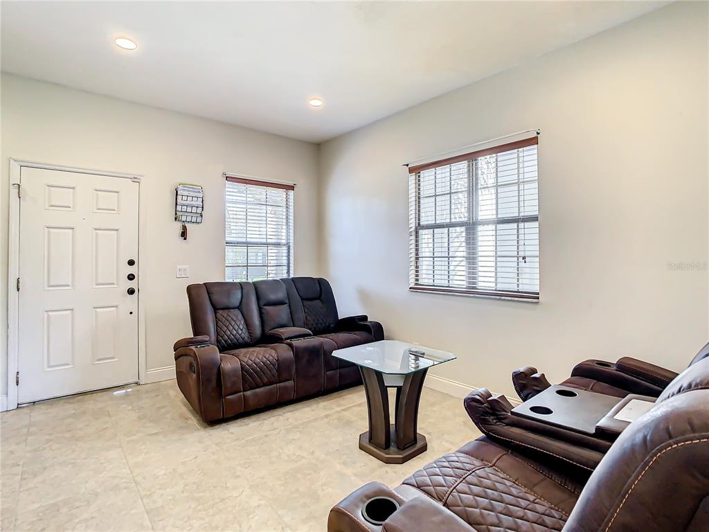 8735 ISLA BELLA DRIVE, ORLANDO, FL — photo 2 of 22