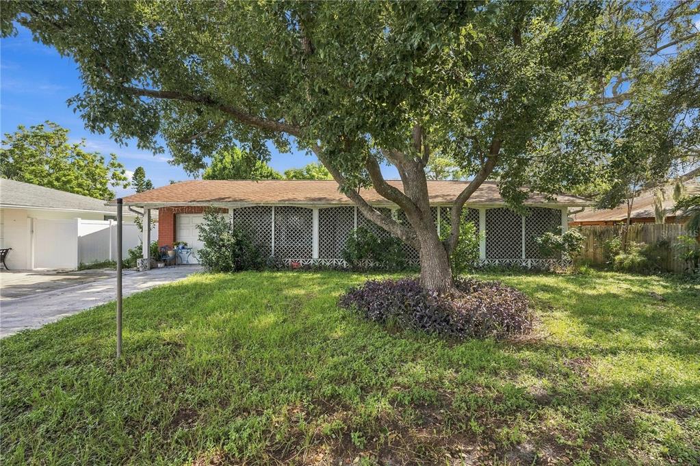 10724 PREMIER AVENUE, PORT RICHEY, FL — photo 2 of 31