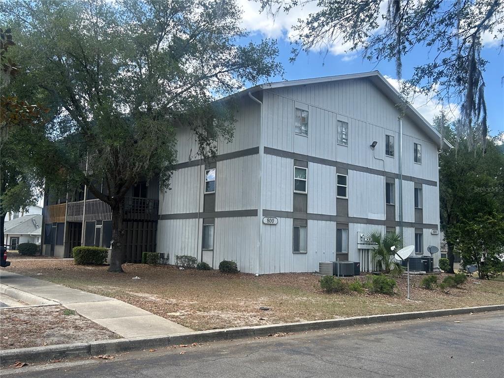 6519 W NEWBERRY ROAD UNIT 811