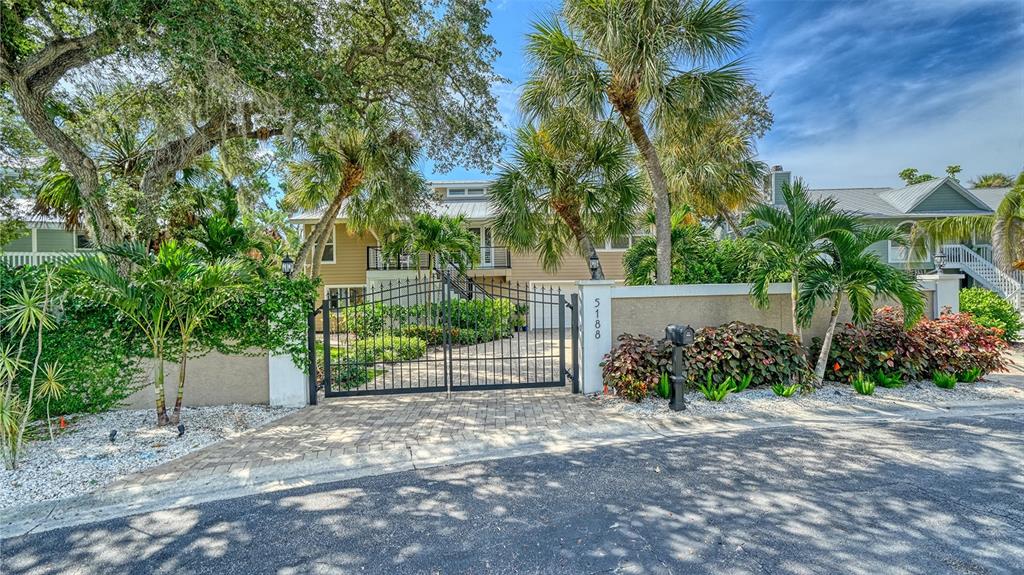 5188 SIESTA WOODS DRIVE, SARASOTA, FL — photo 2 of 30