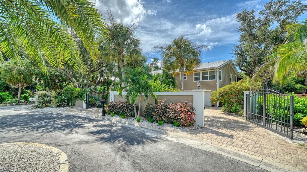 5188 SIESTA WOODS DRIVE, SARASOTA, FL — photo 4 of 30