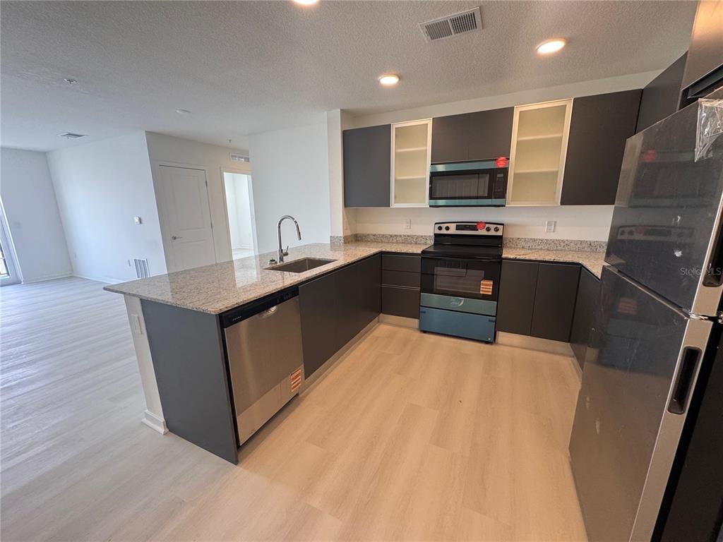 5563 MILLENIA PARK BLVD BOULEVARD UNIT 525, ORLANDO, FL — photo 5 of 8
