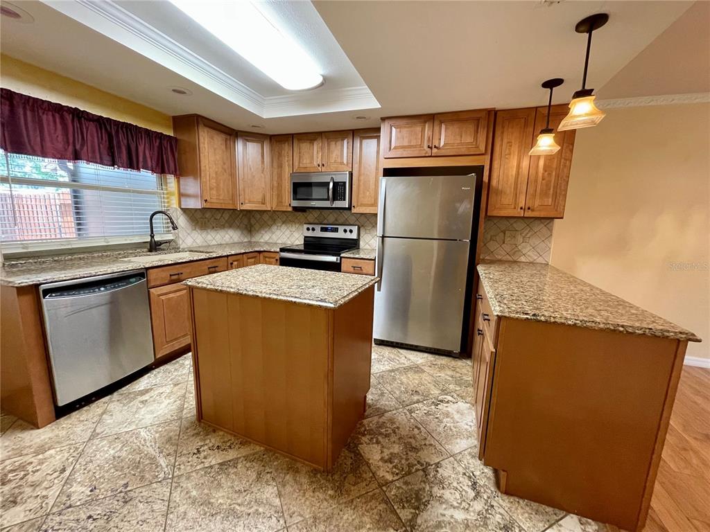 14803 LAKE FOREST DRIVE, LUTZ, FL — photo 2 of 22