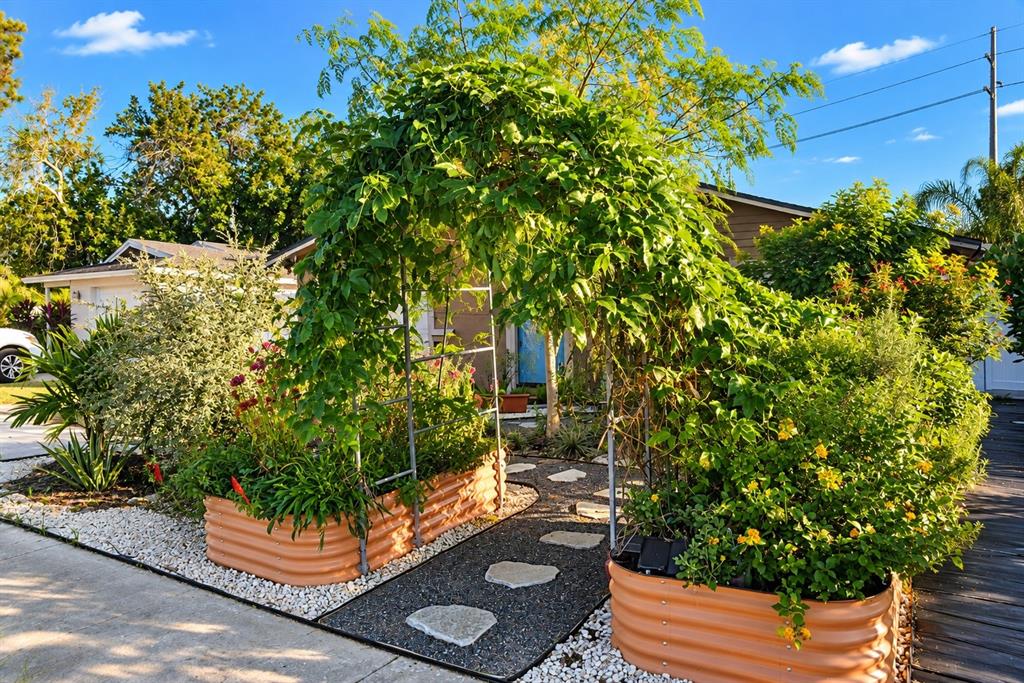 6526 3RD AVENUE S, ST PETERSBURG, FL — photo 4 of 47