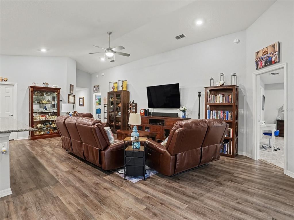 1984 HARVEST LANDING CIRCLE, LAKELAND, FL — photo 4 of 31