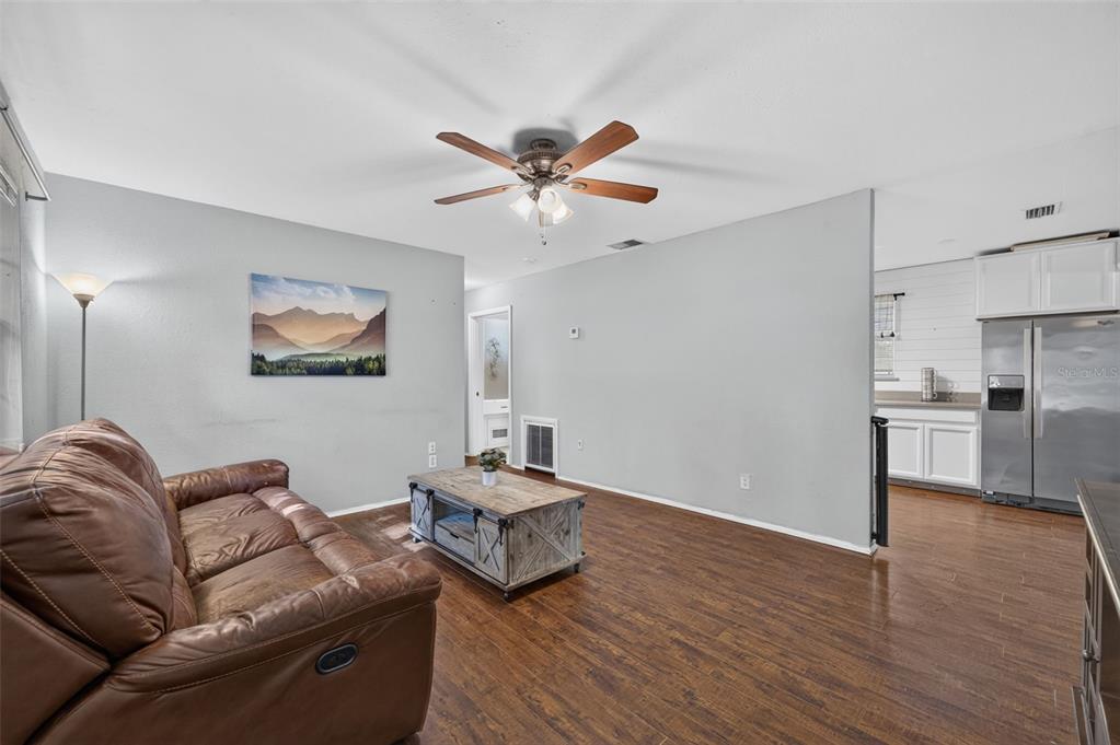 650 S CARPENTER AVENUE, ORANGE CITY, FL — photo 2 of 30
