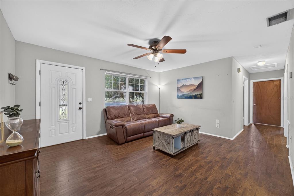 650 S CARPENTER AVENUE, ORANGE CITY, FL — photo 3 of 30