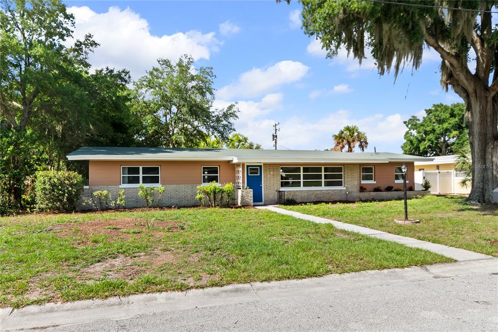 6 GOLFVIEW CIRCLE NE