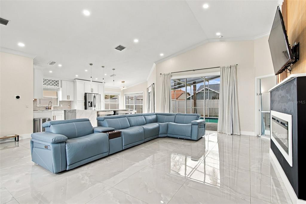 3817 105TH AVENUE N, CLEARWATER, FL — photo 4 of 30