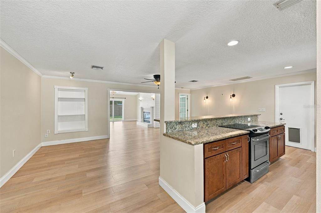 11084 102ND TERRACE, SEMINOLE, FL — photo 4 of 30