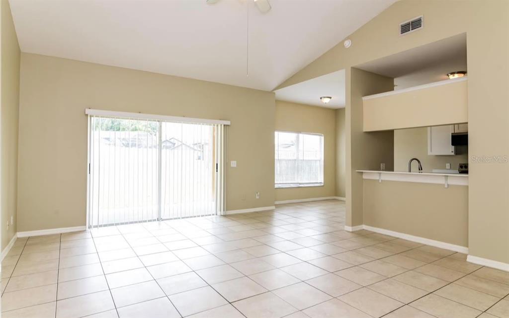 1442 OVERLAND DRIVE, SPRING HILL, FL — photo 2 of 9