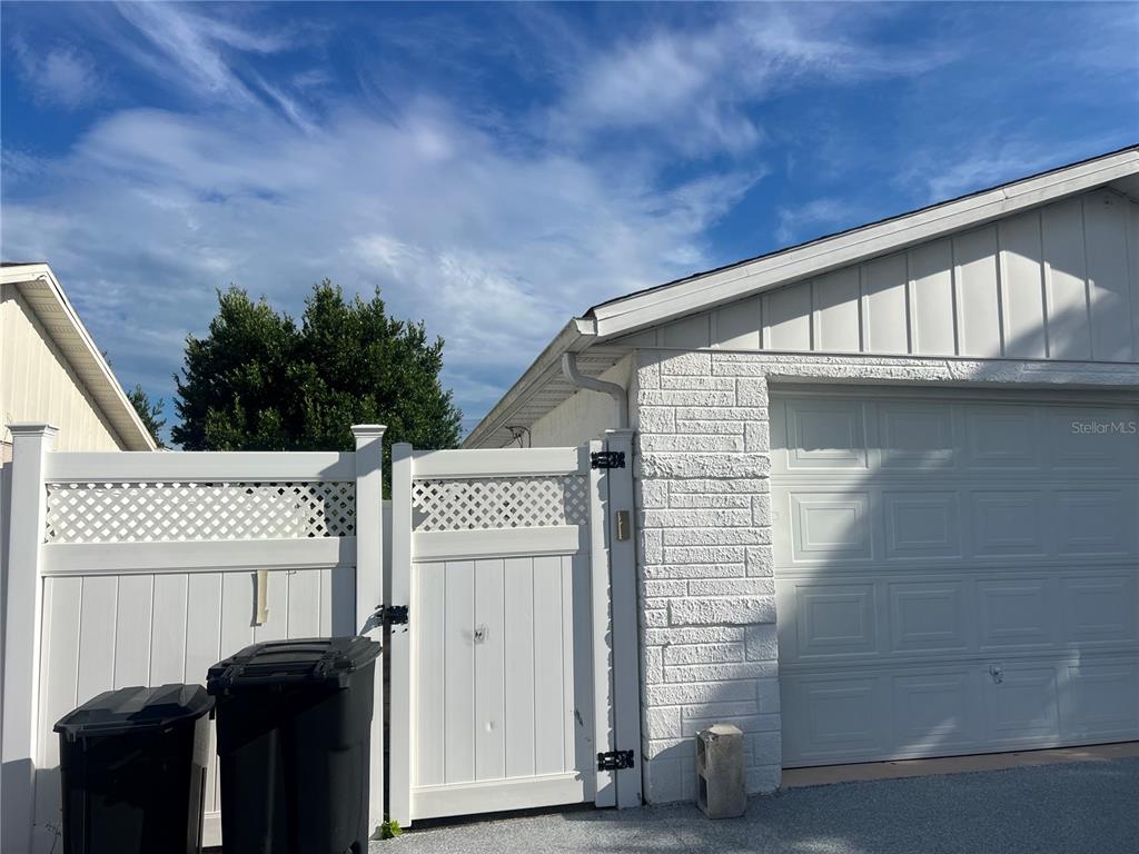 6211 MORAY AVENUE, NEW PORT RICHEY, FL — photo 3 of 22