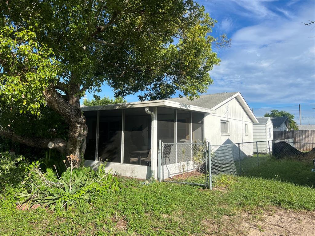 6211 MORAY AVENUE, NEW PORT RICHEY, FL — photo 4 of 22