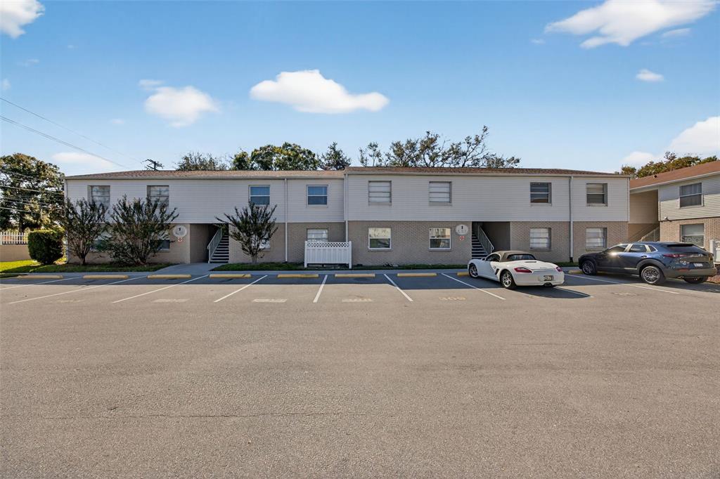 7210 N MANHATTAN AVENUE UNIT 124