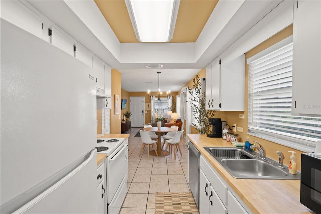 201 GLENDALE DRIVE UNIT C, BRANDON, FL — photo 5 of 22