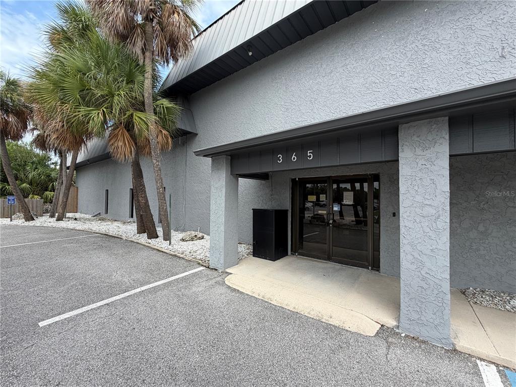 365 105TH TERRACE NE, ST PETERSBURG, FL — photo 5 of 30