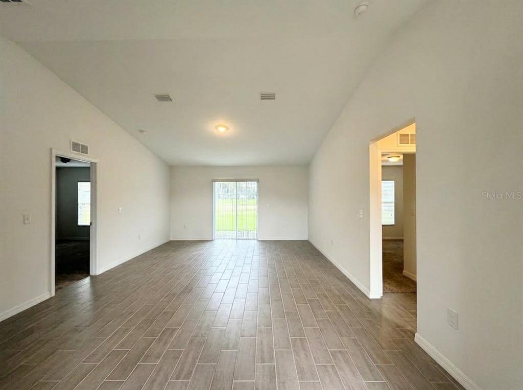 627 W CAREY LANE, AVON PARK, FL — photo 4 of 20