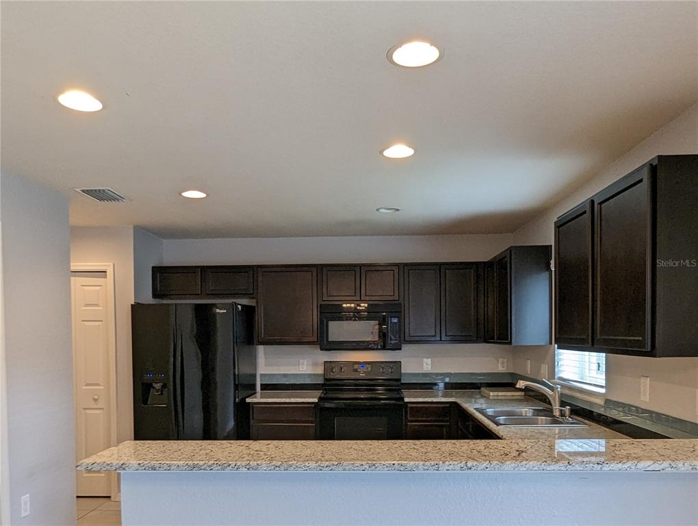 219 WOODKNOLL PLACE, VALRICO, FL — photo 4 of 17