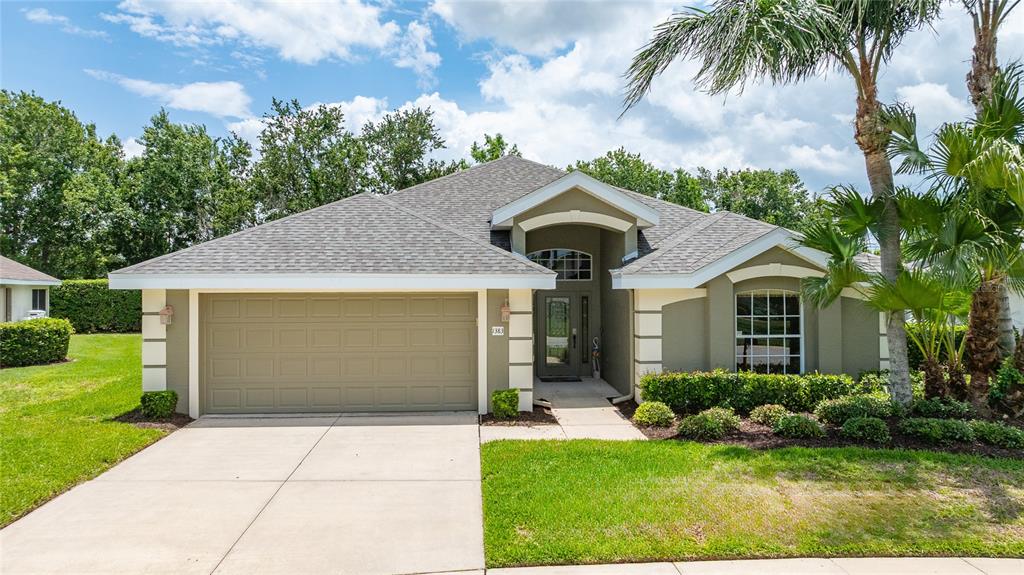 1383 COCONUT PALM CIRCLE