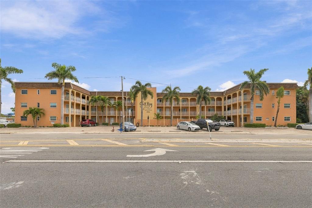 3575 GULF BOULEVARD UNIT 105, ST PETE BEACH, FL — photo 2 of 30