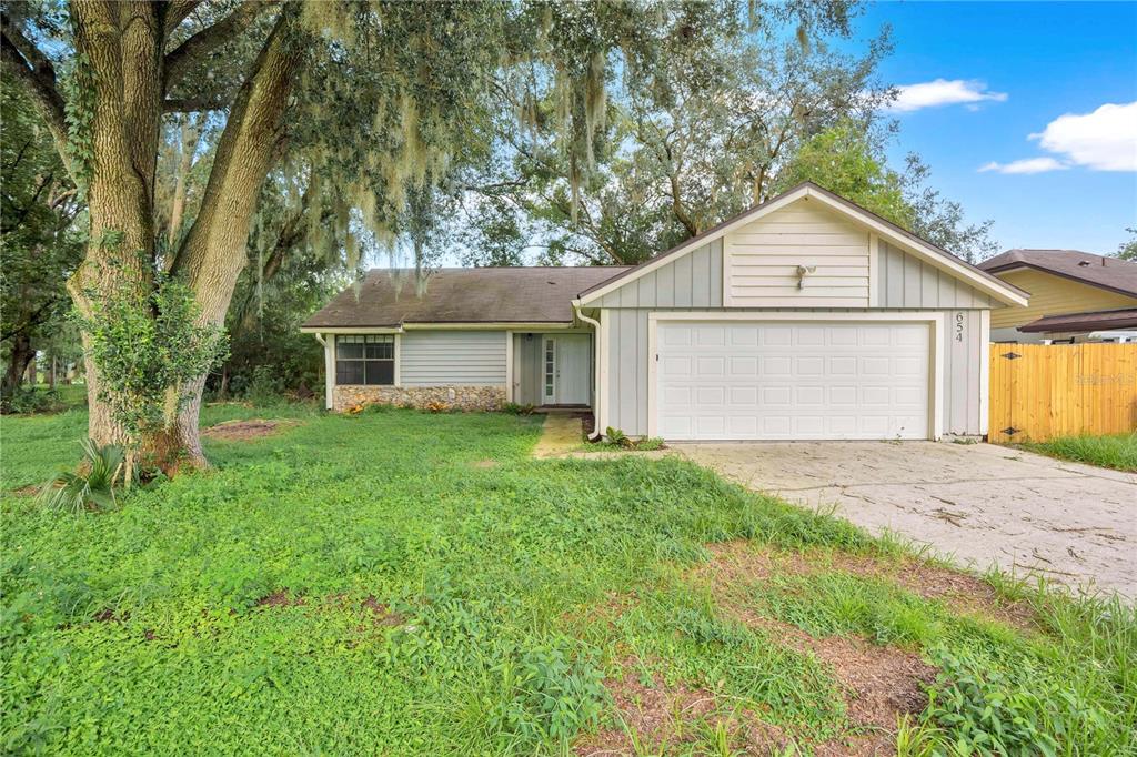 654 CYPRESS LANE