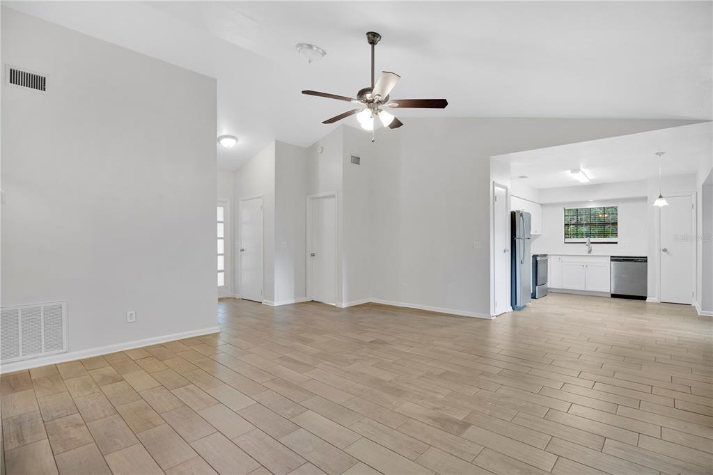 654 CYPRESS LANE, WINTER SPRINGS, FL — photo 4 of 30