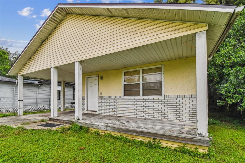 8205 N SEMMES STREET, TAMPA, FL — photo 3 of 23