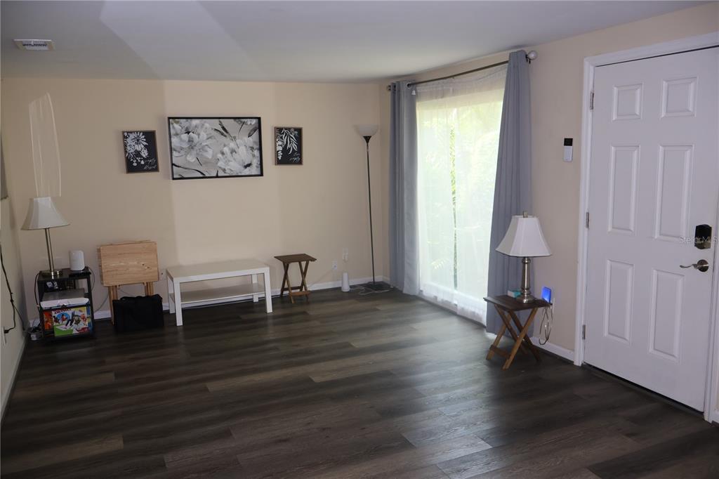 6208 S ELBERON STREET, TAMPA, FL — photo 3 of 28