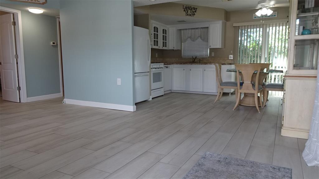 7800 38TH TERRACE N, ST PETERSBURG, FL — photo 4 of 39