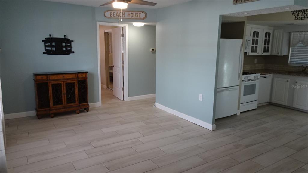 7800 38TH TERRACE N, ST PETERSBURG, FL — photo 5 of 39