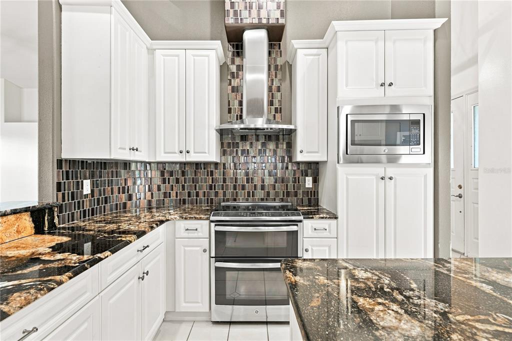 10097 HOLLY BERRY DRIVE, WEEKI WACHEE, FL — photo 3 of 30