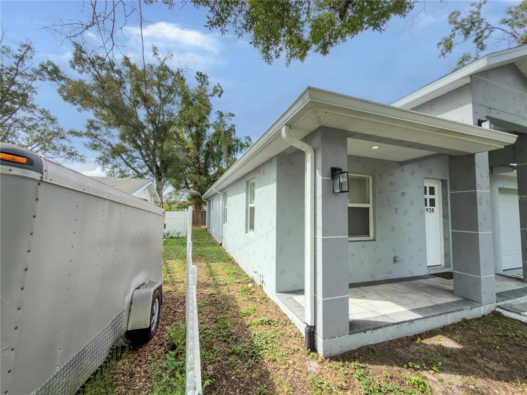 3920 W CRENSHAW STREET, TAMPA, FL — photo 5 of 30