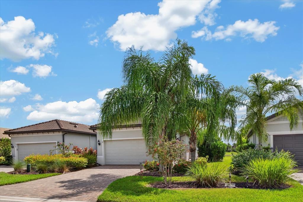 6927 HOLBROOK COVE, LAKEWOOD RANCH, FL — photo 2 of 30