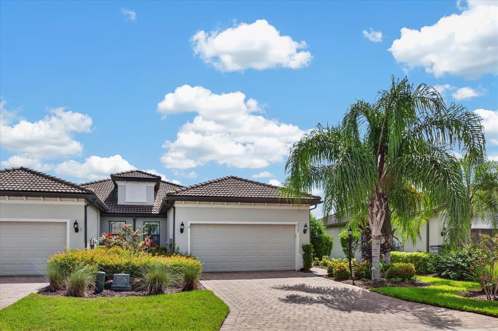 6927 HOLBROOK COVE, LAKEWOOD RANCH, FL — photo 3 of 30
