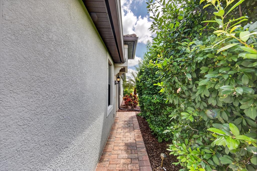 6927 HOLBROOK COVE, LAKEWOOD RANCH, FL — photo 5 of 30