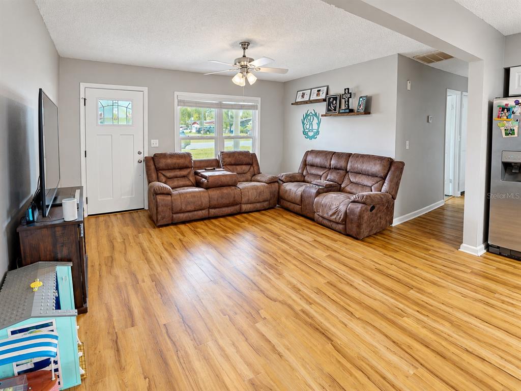 4414 FAYE CIRCLE E, LAKELAND, FL — photo 4 of 13