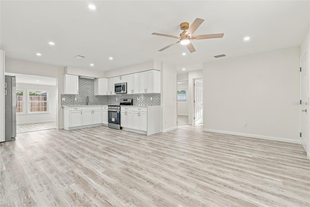 4147 RACCOON LOOP, NEW PORT RICHEY, FL — photo 5 of 39