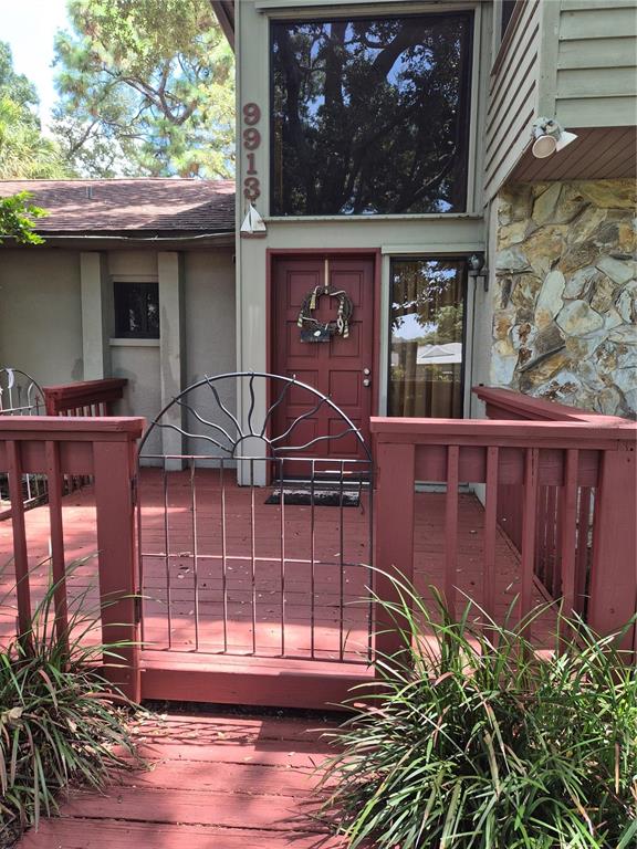 9913 W BAY STREET, SEMINOLE, FL — photo 2 of 30