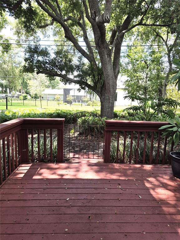 9913 W BAY STREET, SEMINOLE, FL — photo 3 of 30