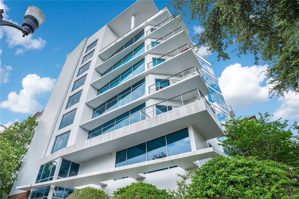 525 E JACKSON STREET UNIT 304