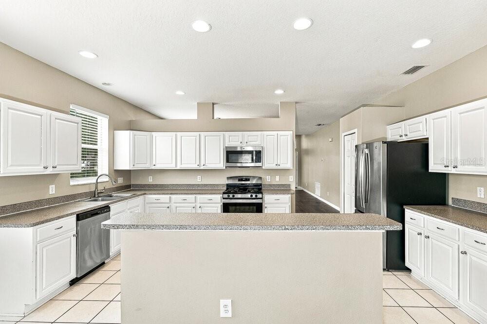 7936 TERRACE RIDGE DRIVE, TEMPLE TERRACE, FL — photo 5 of 16