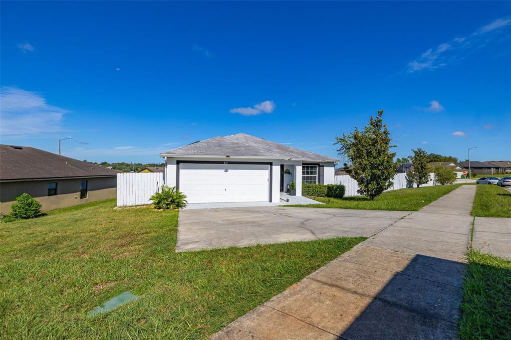 612 CHICAGO WAY, DUNDEE, FL — photo 3 of 51