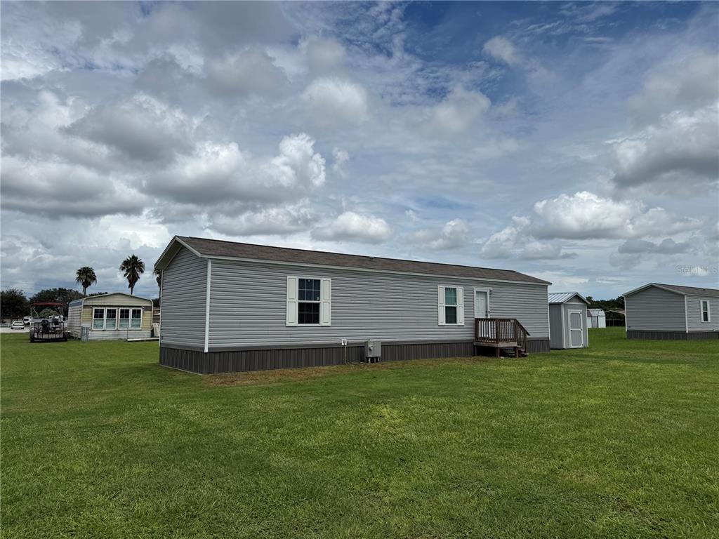 1129 NW 12TH LANE, LAKE PANASOFFKEE, FL — photo 2 of 25