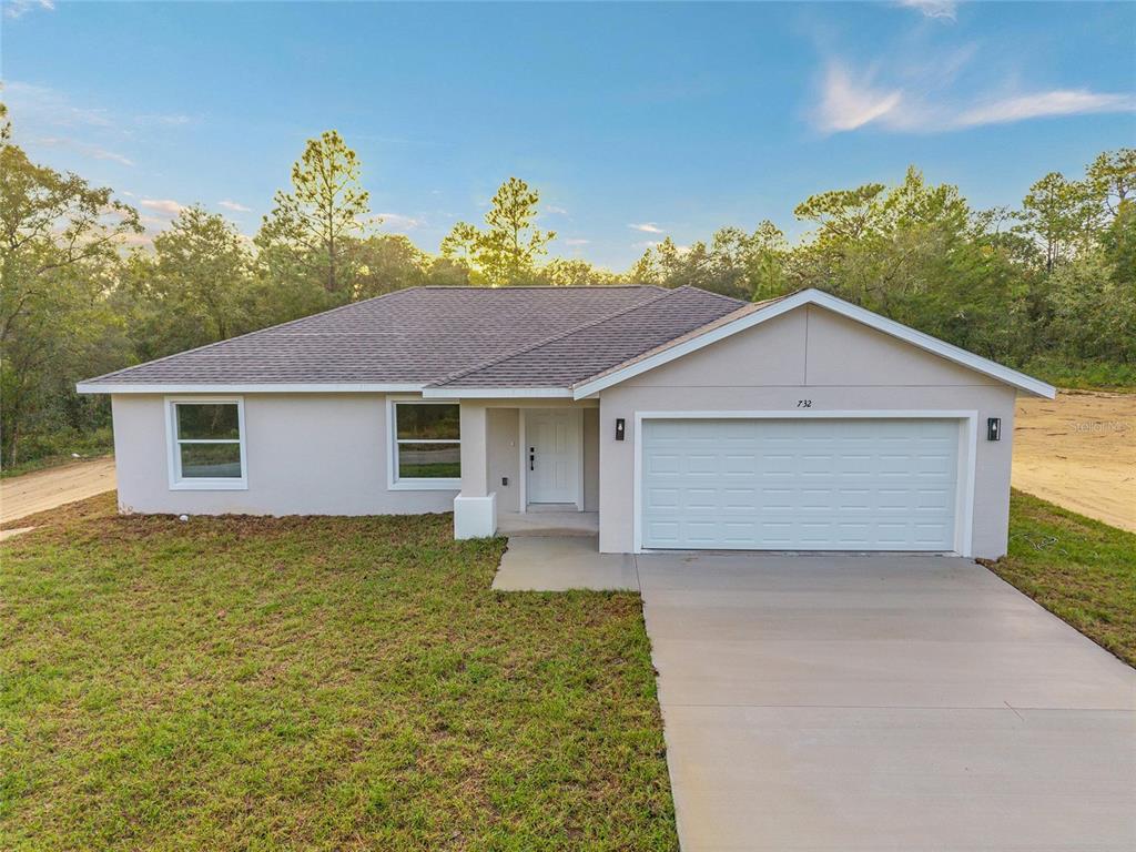 732 SW FIG TREE LANE