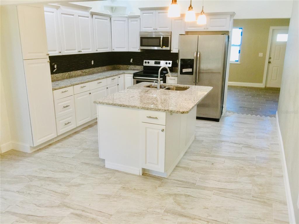 18545 JAY AVENUE, PORT CHARLOTTE, FL — photo 4 of 24