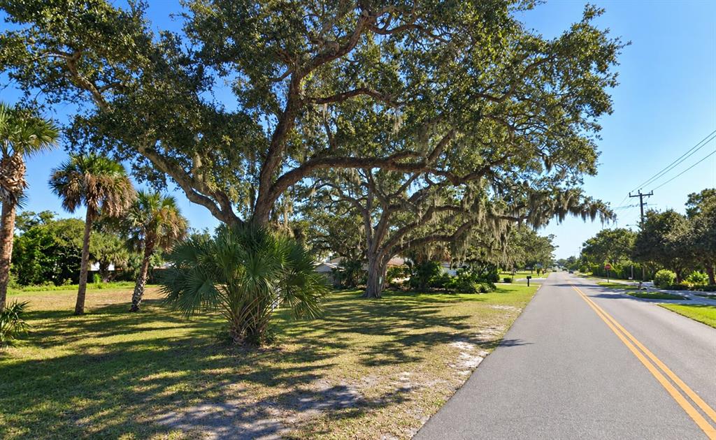 437 S PENINSULA AVE, NEW SMYRNA BEACH, FL — photo 2 of 5