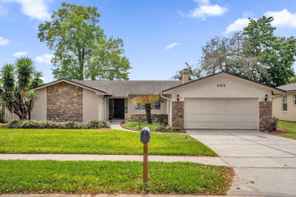 606 IRIS STREET