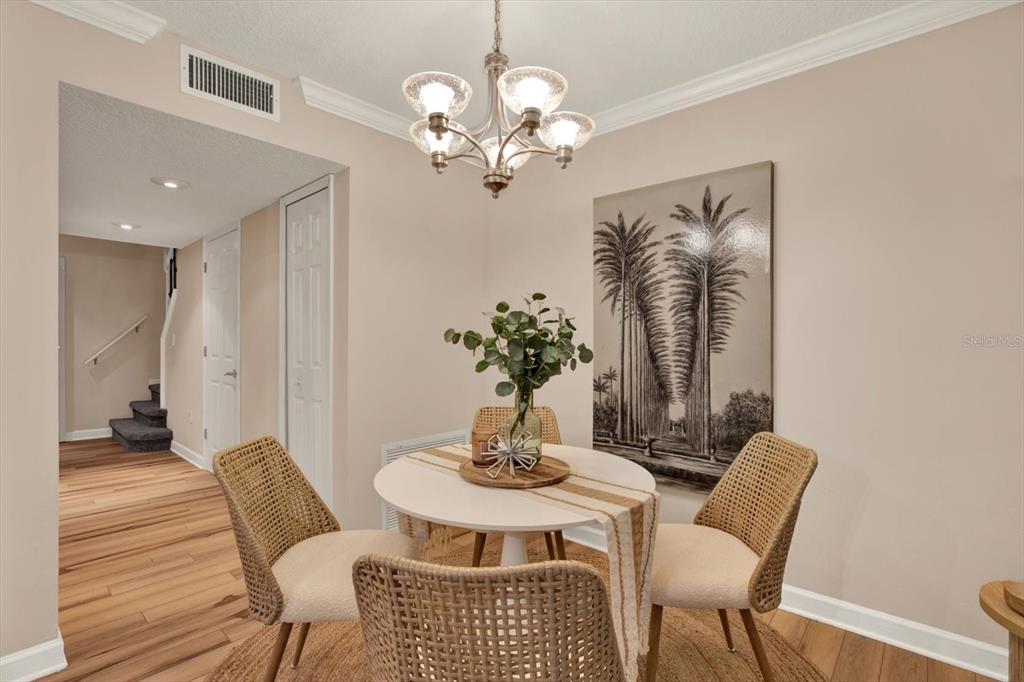 9010 LAKE PLACE LANE, TAMPA, FL — photo 3 of 30