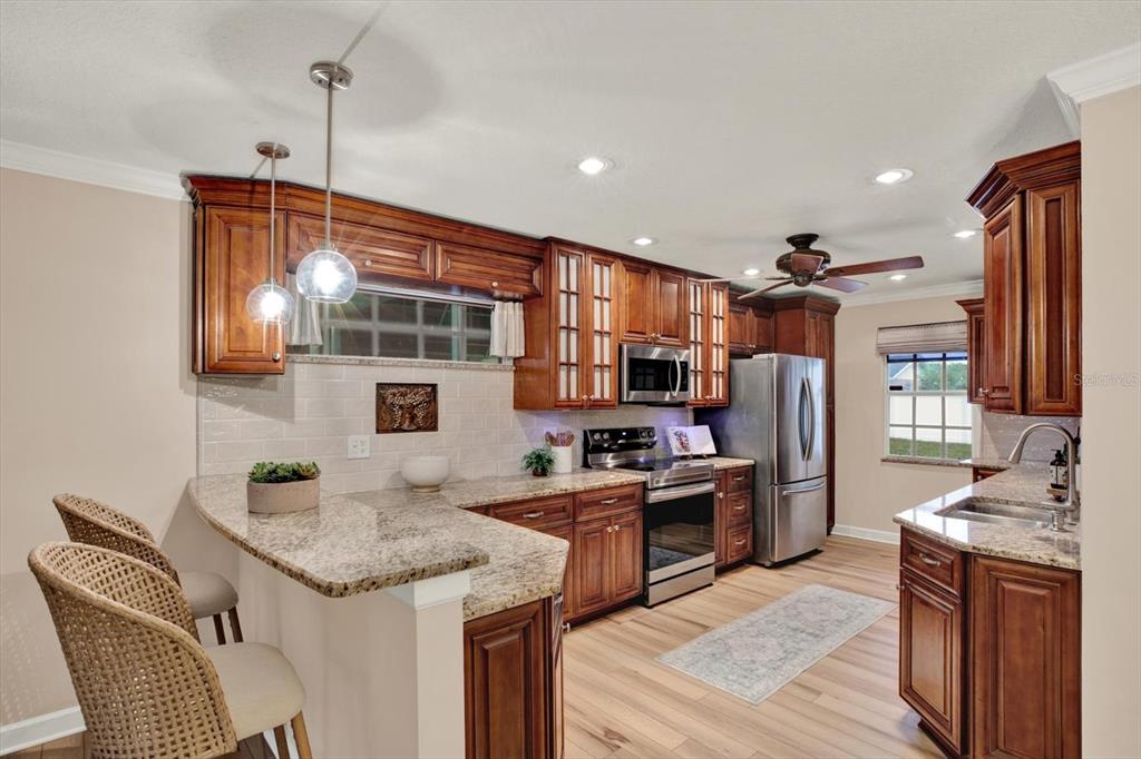 9010 LAKE PLACE LANE, TAMPA, FL — photo 4 of 30